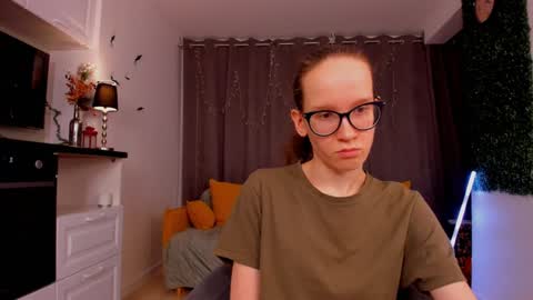 Snapshot of lynettebails chatting on 31, 1, 2025 Sara online show from 31, 1, 2025