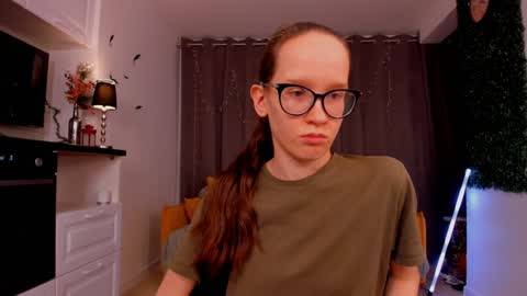 Snapshot of lynettebails chatting on 1, 2, 2025 Sara online show from 1, 2, 2025