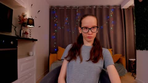 Snapshot of lynettebails chatting on 1, 2, 2025 Sara online show from 1, 2, 2025