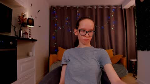 Snapshot of lynettebails chatting on 1, 2, 2025 Sara online show from 1, 2, 2025