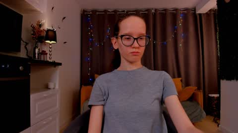 Snapshot of lynettebails chatting on 2, 2, 2025 Sara online show from 2, 2, 2025