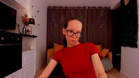 Snapshot of lynettebails chatting on 2, 2, 2025 Sara online show from 2, 2, 2025