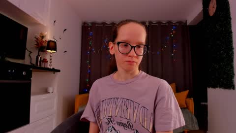 Snapshot of lynettebails chatting on 3, 2, 2025 Sara online show from 3, 2, 2025