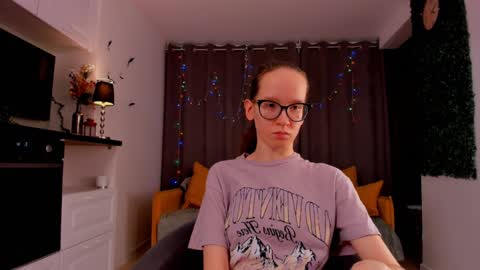 Snapshot of lynettebails chatting on 3, 2, 2025 Sara online show from 3, 2, 2025