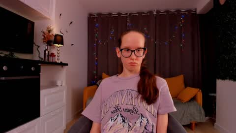 Snapshot of lynettebails chatting on 4, 2, 2025 Sara online show from 4, 2, 2025