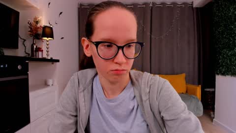 Snapshot of lynettebails chatting on 8, 2, 2025 Sara online show from 8, 2, 2025