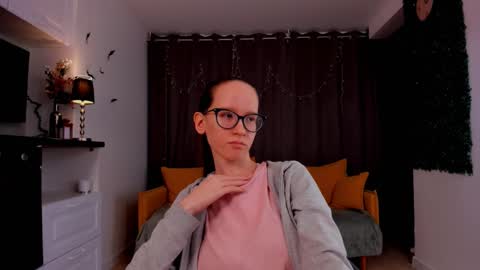 Snapshot of lynettebails chatting on 9, 2, 2025 Sara online show from 9, 2, 2025