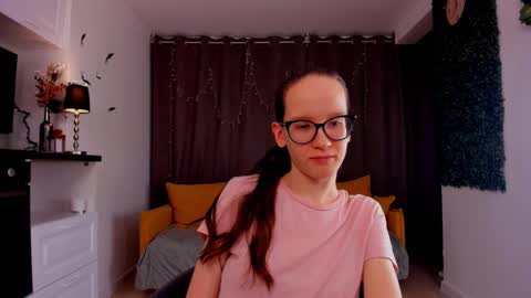 Snapshot of lynettebails chatting on 9, 2, 2025 Sara online show from 9, 2, 2025