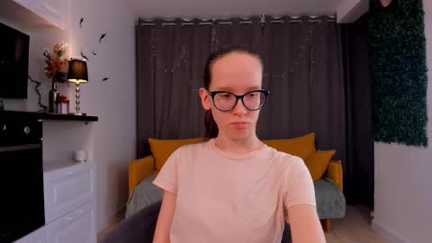 Snapshot of lynettebails chatting on 10, 2, 2025 Sara online show from 10, 2, 2025