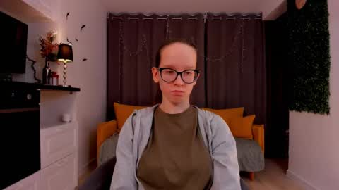 Snapshot of lynettebails chatting on 10, 2, 2025 Sara online show from 10, 2, 2025