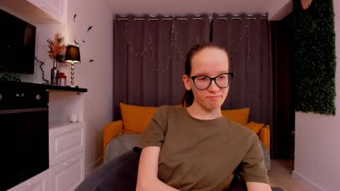 Snapshot of lynettebails chatting on 10, 2, 2025 Sara online show from 10, 2, 2025