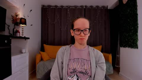 Snapshot of lynettebails chatting on 12, 2, 2025 Sara online show from 12, 2, 2025