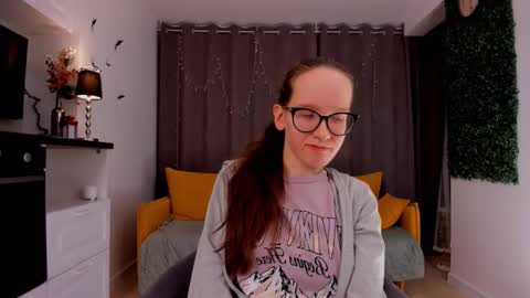 Snapshot of lynettebails chatting on 12, 2, 2025 Sara online show from 12, 2, 2025