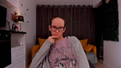 Snapshot of lynettebails chatting on 13, 2, 2025 Sara online show from 13, 2, 2025