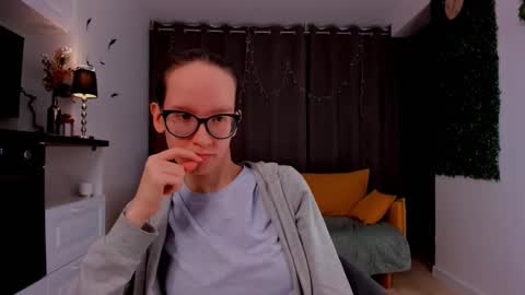 Snapshot of lynettebails chatting on 13, 2, 2025 Sara online show from 13, 2, 2025