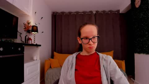 Snapshot of lynettebails chatting on 16, 2, 2025 Sara online show from 16, 2, 2025