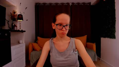 Snapshot of lynettebails chatting on 17, 2, 2025 Sara online show from 17, 2, 2025