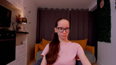 Snapshot of lynettebails chatting on 19, 2, 2025 Sara online show from 19, 2, 2025