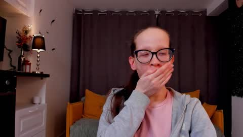 Snapshot of lynettebails chatting on 19, 2, 2025 Sara online show from 19, 2, 2025