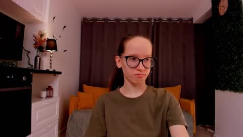 Snapshot of lynettebails chatting on 22, 2, 2025 Sara online show from 22, 2, 2025