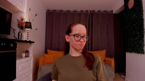 Snapshot of lynettebails chatting on 22, 2, 2025 Sara online show from 22, 2, 2025