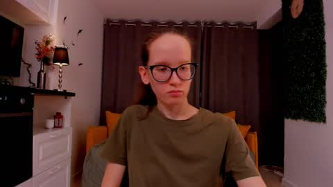 Snapshot of lynettebails chatting on 23, 2, 2025 Sara online show from 23, 2, 2025