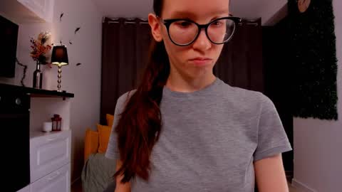 Snapshot of lynettebails chatting on 24, 2, 2025 Sara online show from 24, 2, 2025