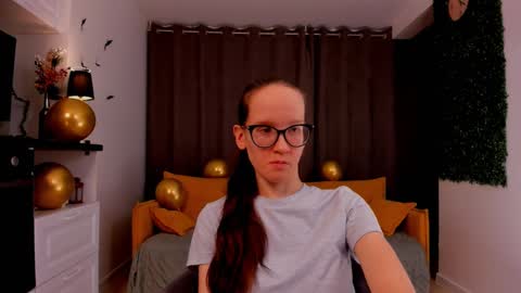 Snapshot of lynettebails chatting on 24, 2, 2025 Sara online show from 24, 2, 2025