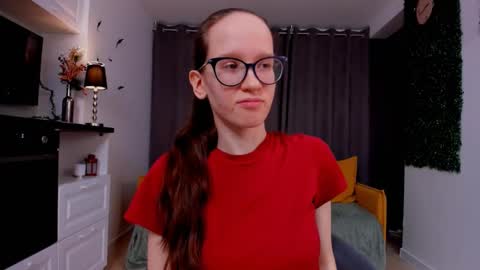 Snapshot of lynettebails chatting on 26, 2, 2025 Sara online show from 26, 2, 2025