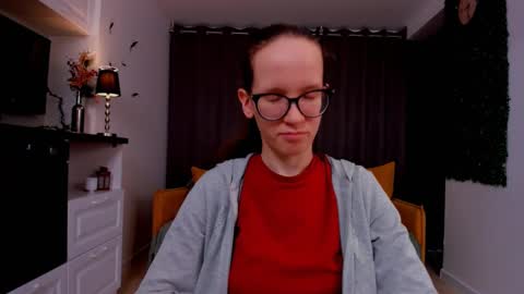 Snapshot of lynettebails chatting on 27, 2, 2025 Sara online show from 27, 2, 2025