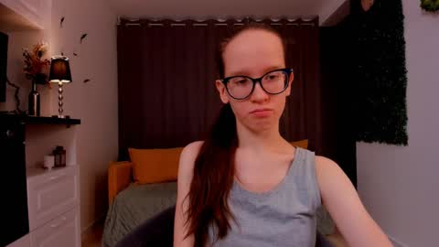 Snapshot of lynettebails chatting on 27, 2, 2025 Sara online show from 27, 2, 2025