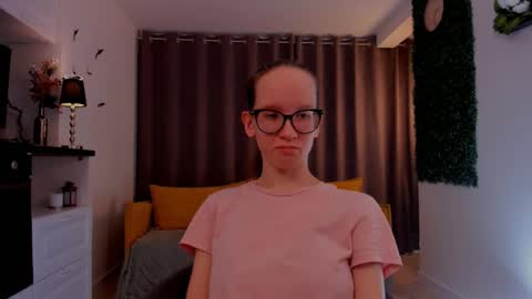 Snapshot of lynettebails chatting on 1, 3, 2025 Sara online show from 1, 3, 2025