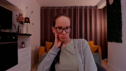 Snapshot of lynettebails chatting on 2, 3, 2025 Sara online show from 2, 3, 2025