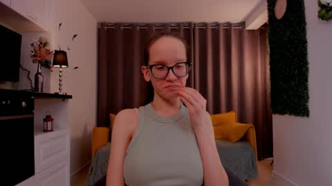 Snapshot of lynettebails chatting on 3, 3, 2025 Sara online show from 3, 3, 2025