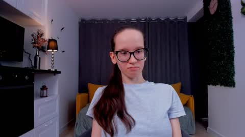 Snapshot of lynettebails chatting on 4, 3, 2025 Sara online show from 4, 3, 2025