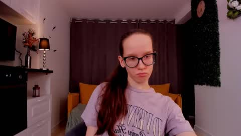 Snapshot of lynettebails chatting on 4, 3, 2025 Sara online show from 4, 3, 2025