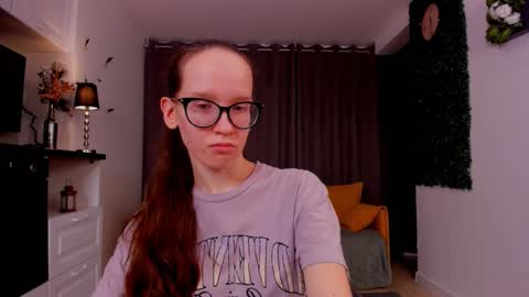 Snapshot of lynettebails chatting on 4, 3, 2025 Sara online show from 4, 3, 2025