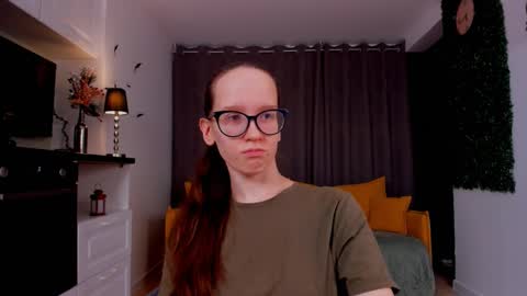 Snapshot of lynettebails chatting on 6, 3, 2025 Sara online show from 6, 3, 2025