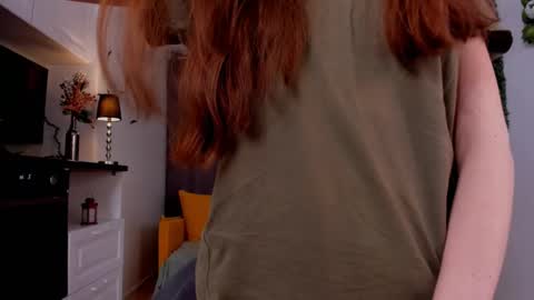 Snapshot of lynettebails chatting on 6, 3, 2025 Sara online show from 6, 3, 2025