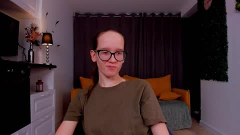 Snapshot of lynettebails chatting on 7, 3, 2025 Sara online show from 7, 3, 2025