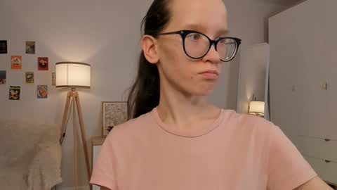 Snapshot of lynettebails chatting on 11, 3, 2025 Sara online show from 11, 3, 2025