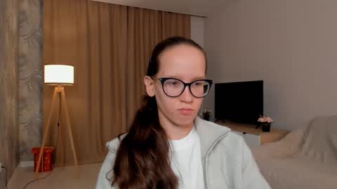 Snapshot of lynettebails chatting on 12, 9, 2025 Sara online show from 12, 9, 2025