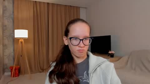 Snapshot of lynettebails chatting on 13, 9, 2025 Sara online show from 13, 9, 2025