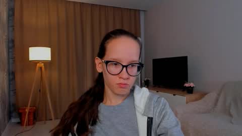 Snapshot of lynettebails chatting on 14, 9, 2025 Sara online show from 14, 9, 2025