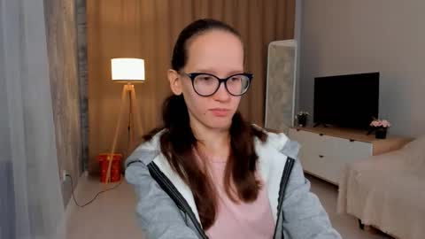 Snapshot of lynettebails chatting on 16, 9, 2025 Sara online show from 16, 9, 2025