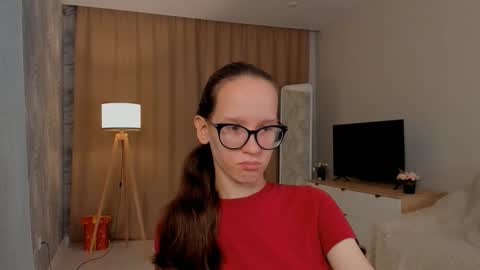 Snapshot of lynettebails chatting on 17, 9, 2025 Sara online show from 17, 9, 2025