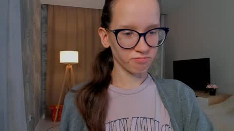 Snapshot of lynettebails chatting on 20, 9, 2025 Sara online show from 20, 9, 2025