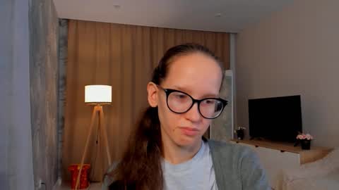 Snapshot of lynettebails chatting on 21, 9, 2025 Sara online show from 21, 9, 2025