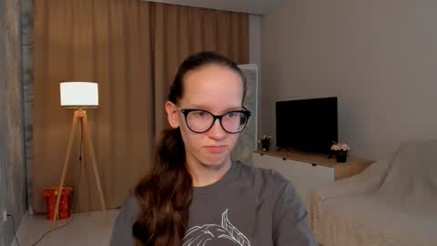 Snapshot of lynettebails chatting on 23, 9, 2025 Sara online show from 23, 9, 2025