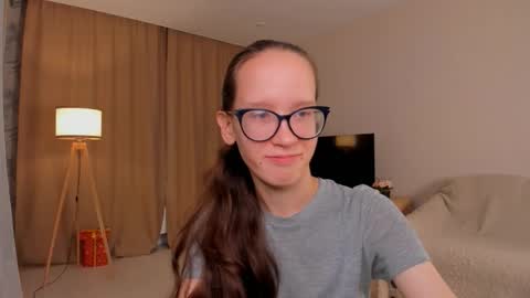 Snapshot of lynettebails chatting on 26, 9, 2025 Sara online show from 26, 9, 2025